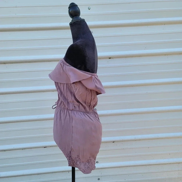 Mossimo supply Women's Romper Off Shoulder Eyelet Cut Strapless Casual Purple XS - Picture 3 of 11